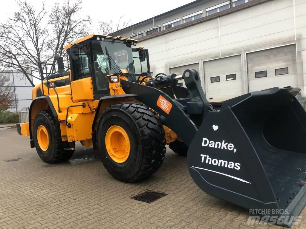Hyundai HL975ACVT Телескопични челни товарачи
