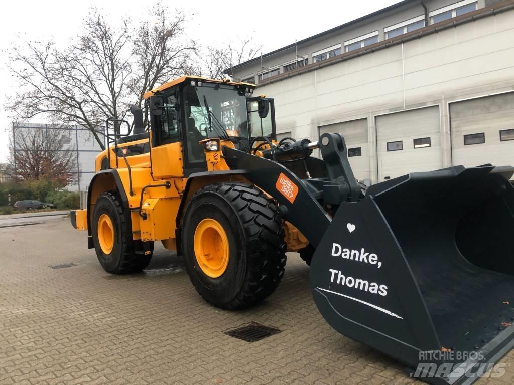 Hyundai HL975ACVT Телескопични челни товарачи
