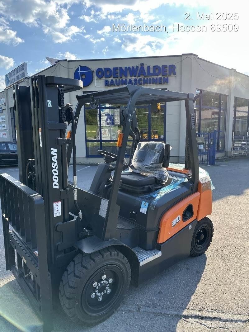 Doosan D30NXP Дизелови камиони