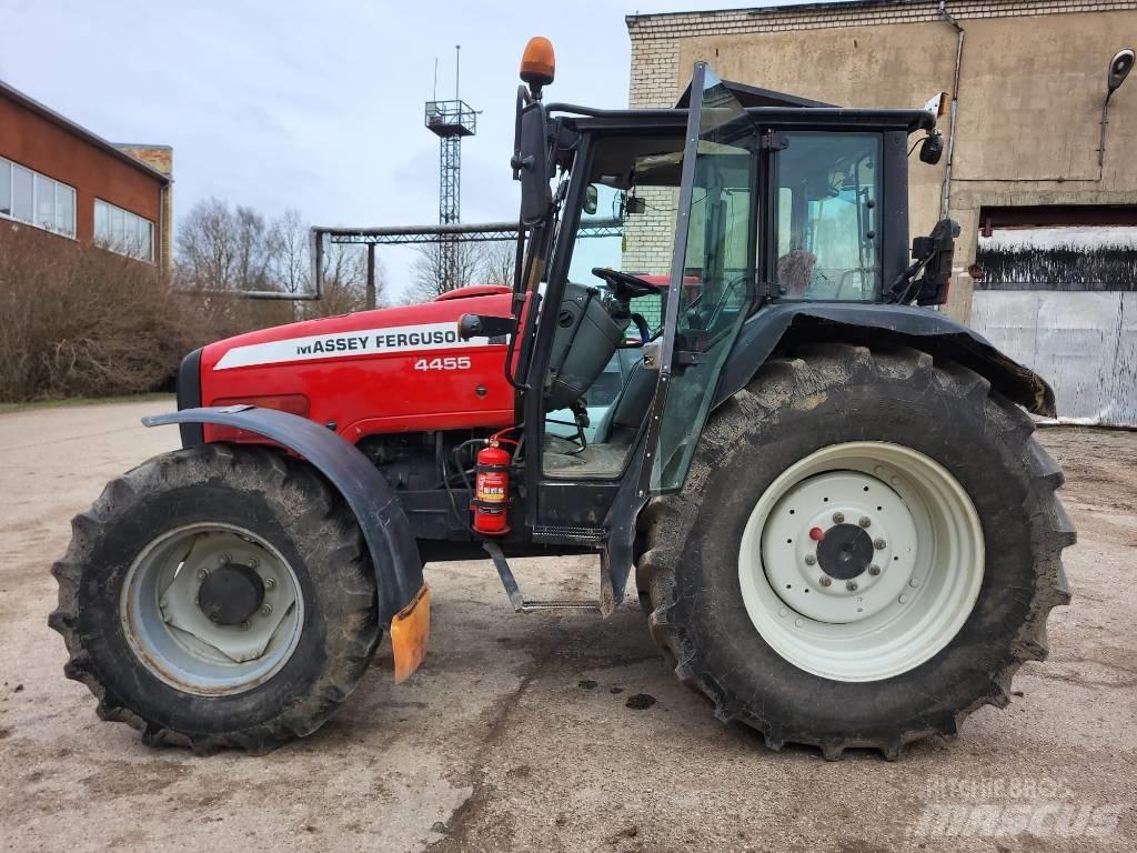 Massey Ferguson 4455 Трактори