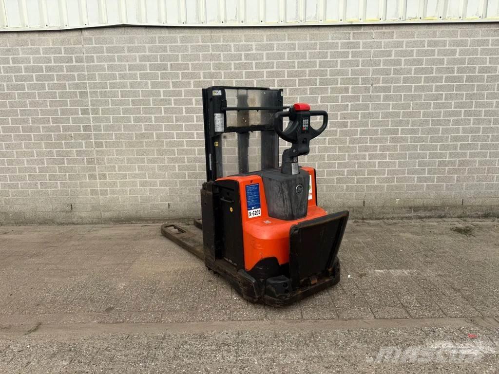 BT SWE200D Колички високоповдигачи с теглич