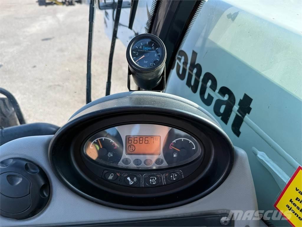 Bobcat TL470 Agri Телескопични товарачи