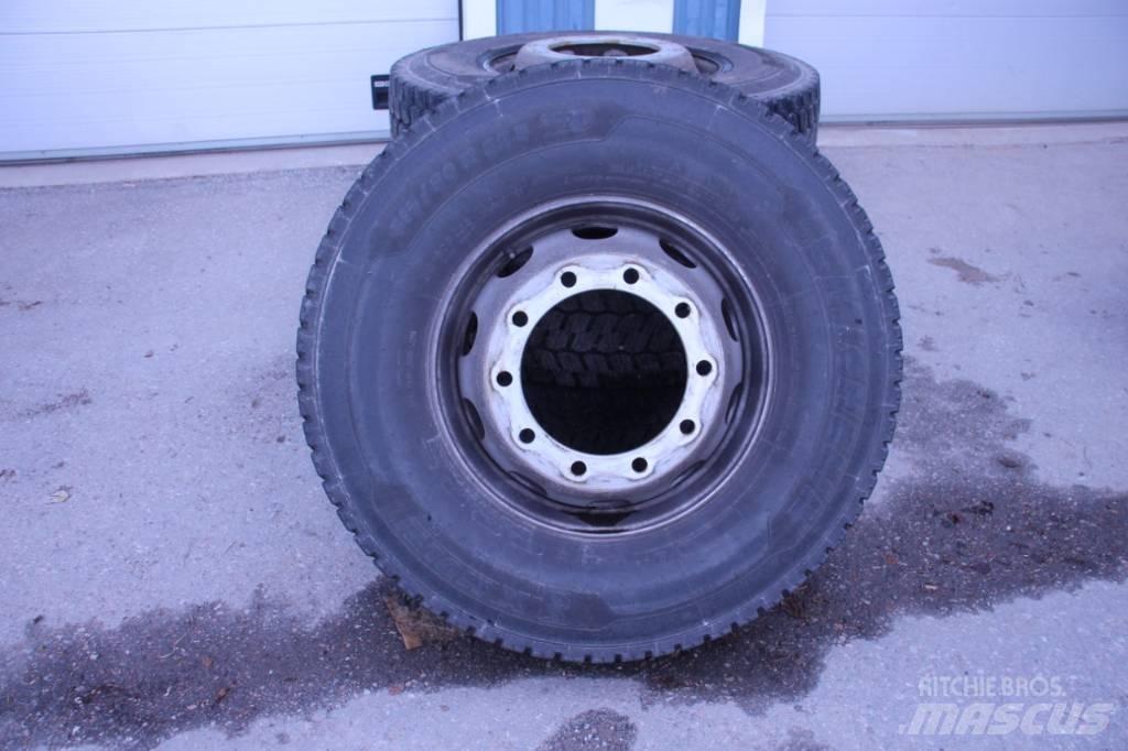 Michelin X MULTI Гуми