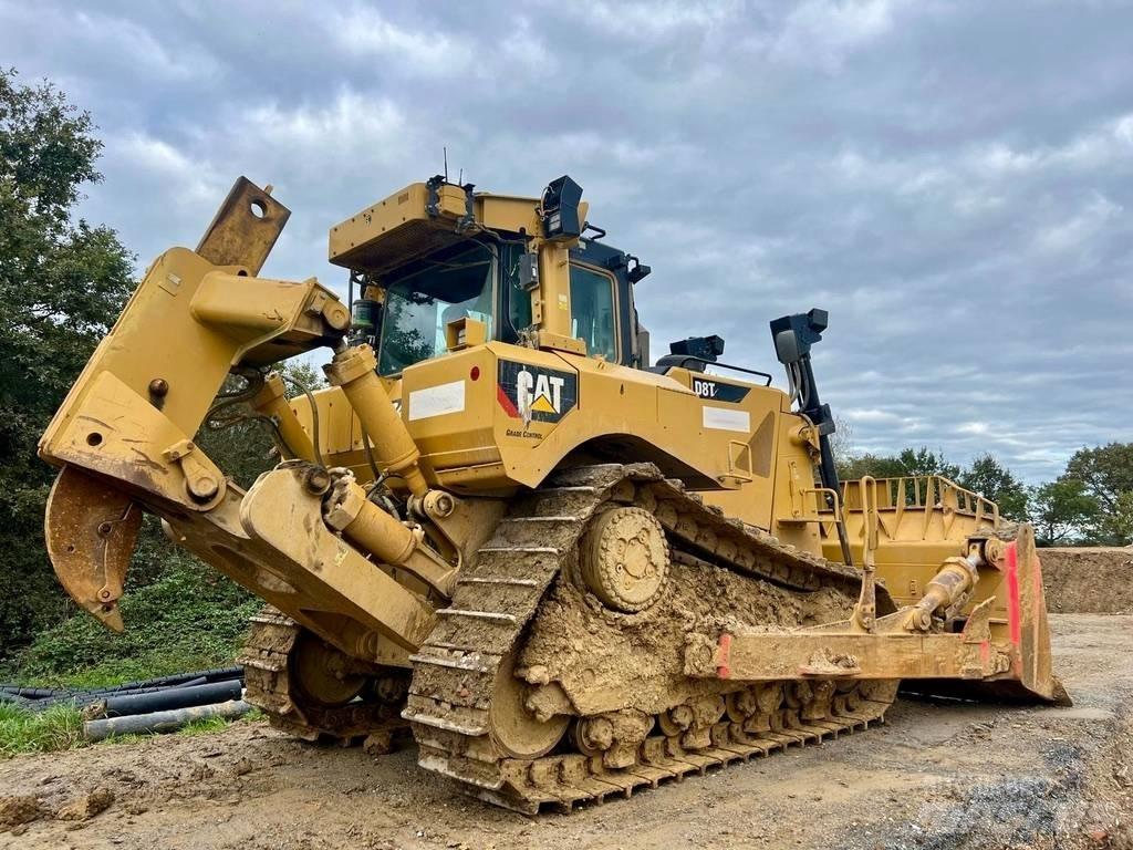 CAT D 8 T Верижни булдозери

