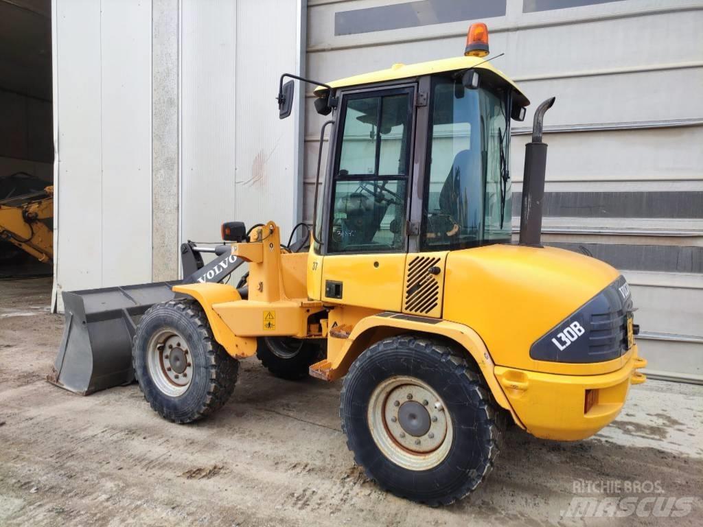 Volvo L 30 B Колесни товарачи
