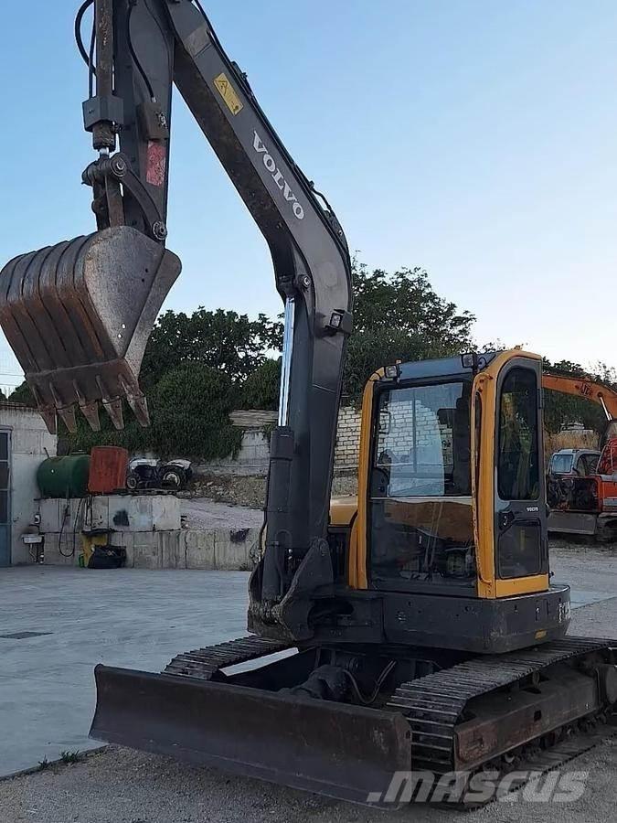 Volvo ECR88PLUS Средни екскаватори 7т - 12т