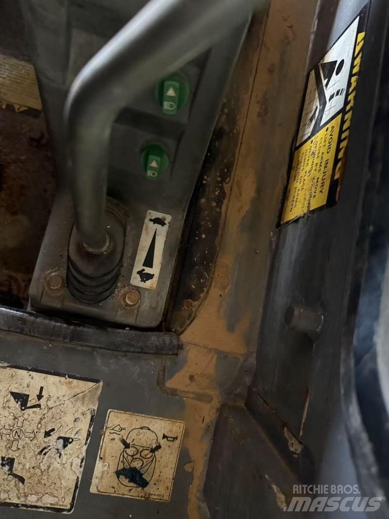 Takeuchi TL150 Верижен товарач