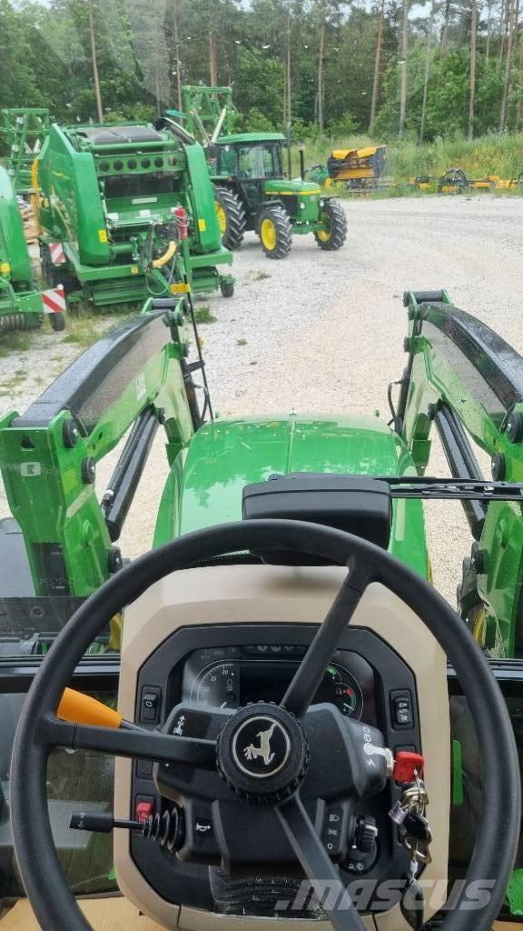 John Deere 5100M Трактори