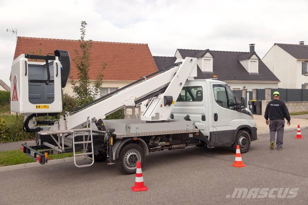 Iveco IS35SI2AA Моторизирани платформи с талига