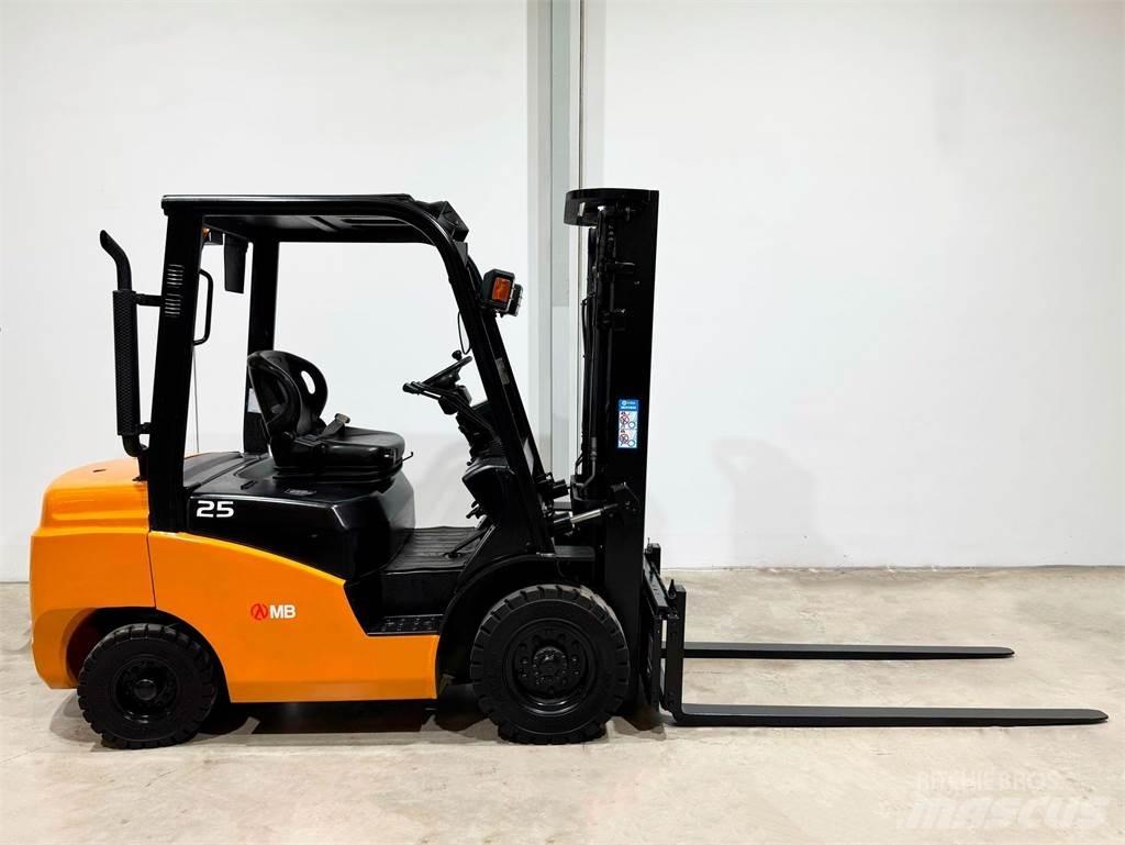  CPCD25T8 S4S Дизелови камиони