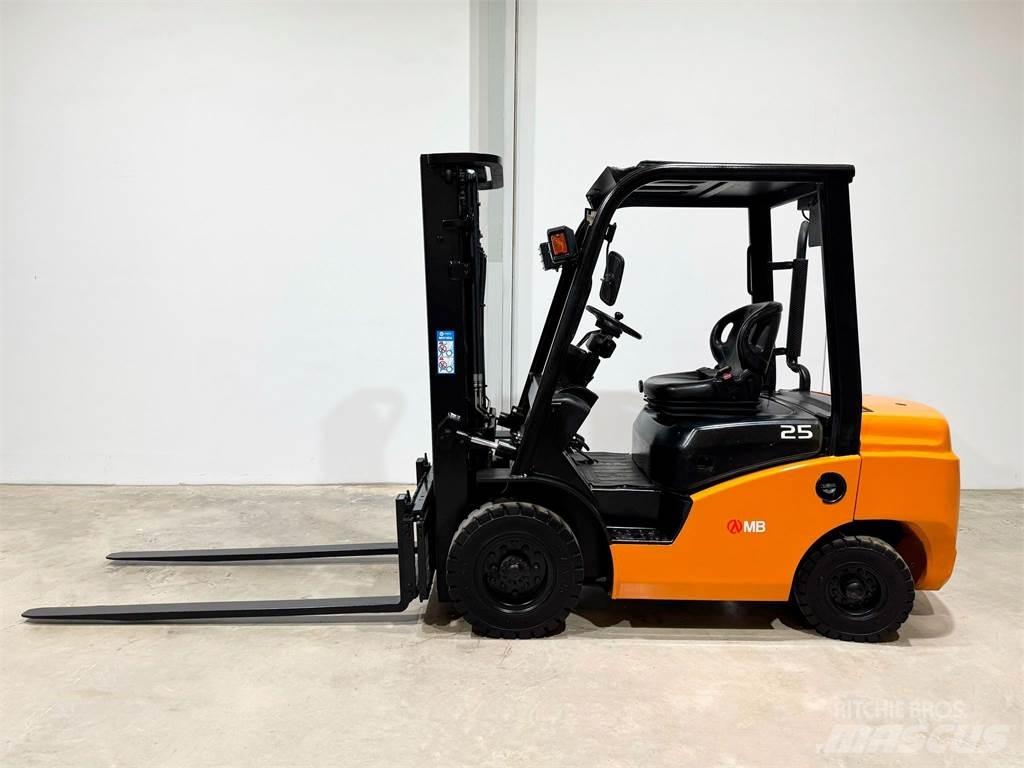  CPCD25T8 S4S Дизелови камиони
