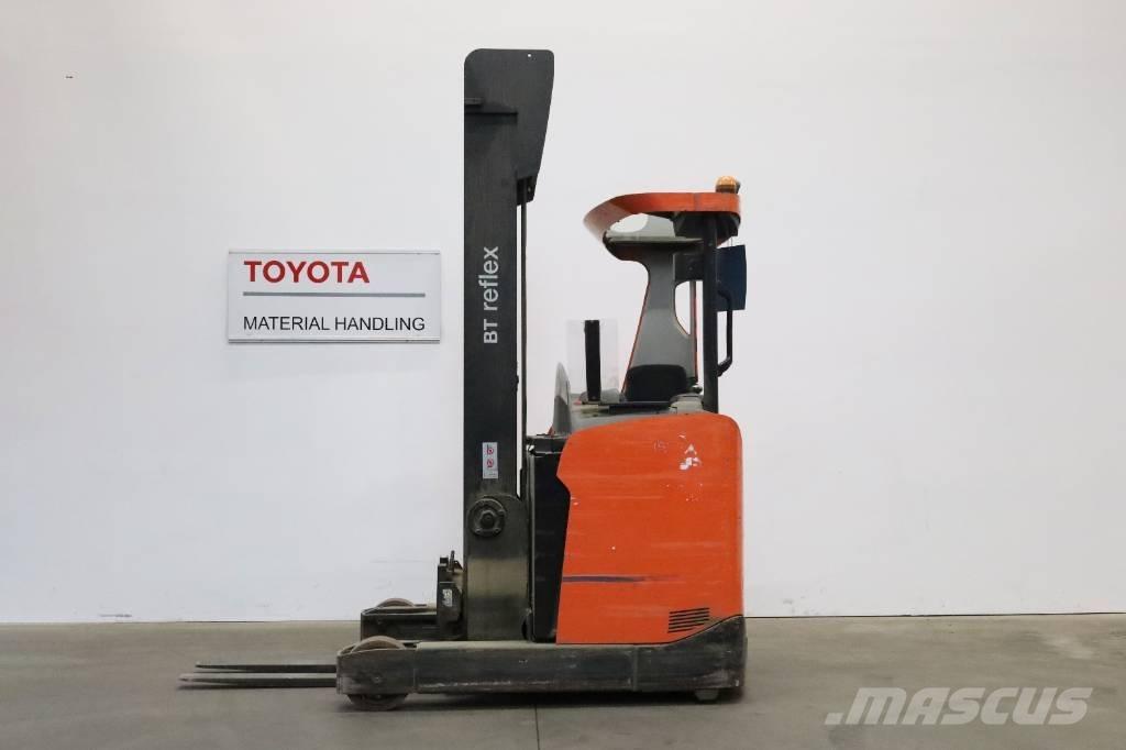 Toyota RRE160H Ретрак/ Високоповдигач с изместване на вилката напред