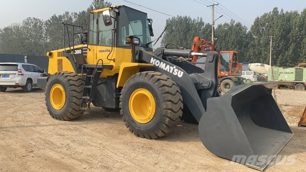 Komatsu WA380 Колесни товарачи