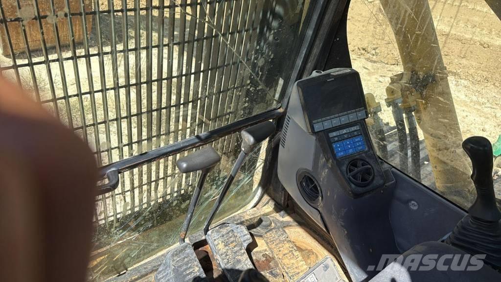 Komatsu 2012 Верижни кранове
