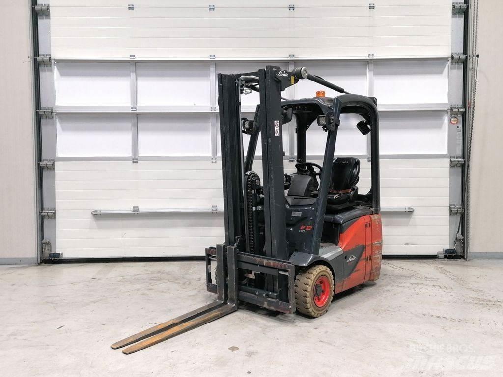 Linde E12-02 Електрически вилични кари-повдигачи