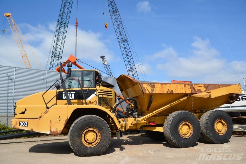 CAT 735 Дъмпери/моторни превозни средства