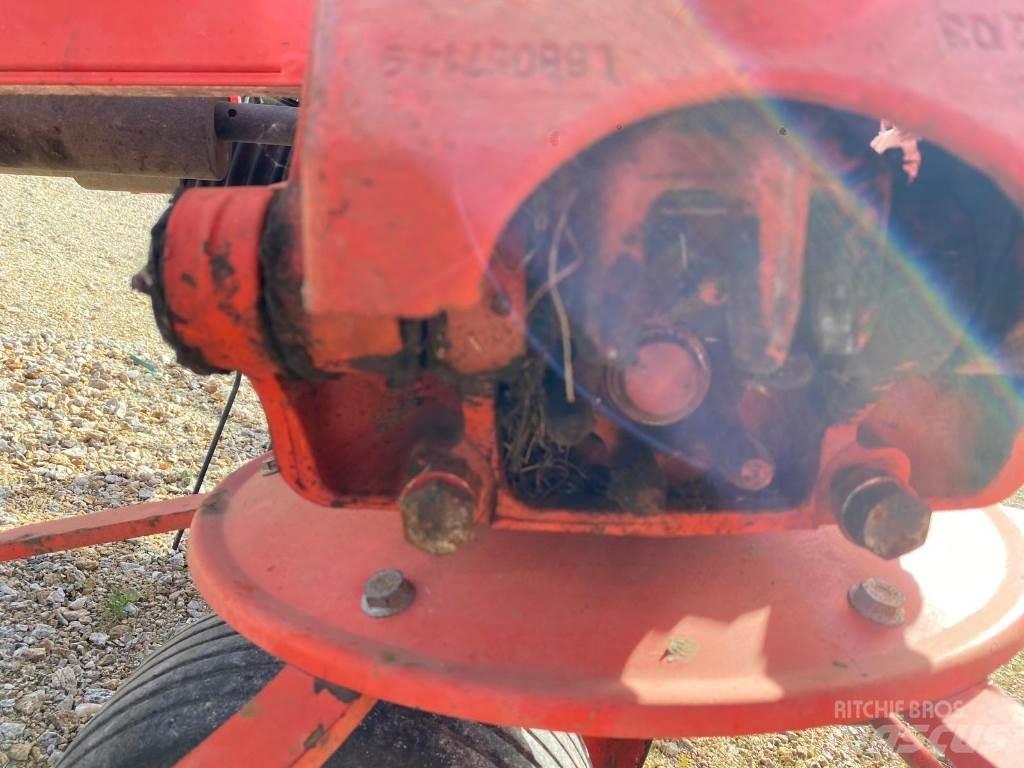 Kuhn GF8702 Гребла и сенообръщачки
