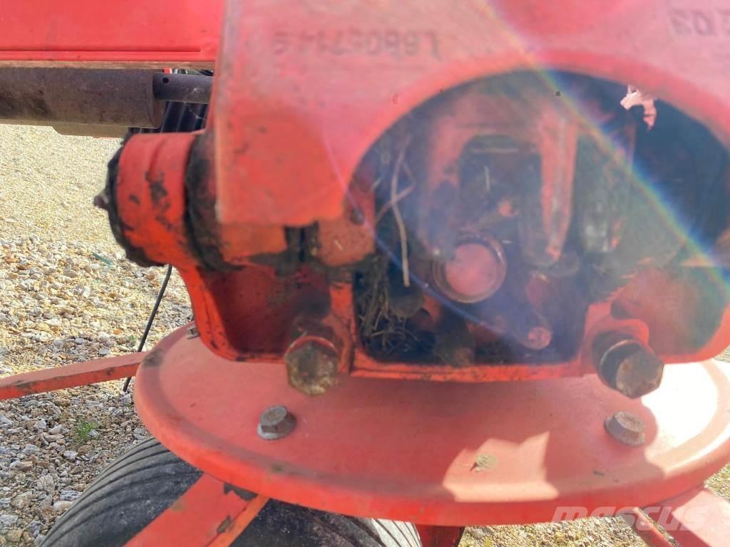 Kuhn GF8702 Гребла и сенообръщачки