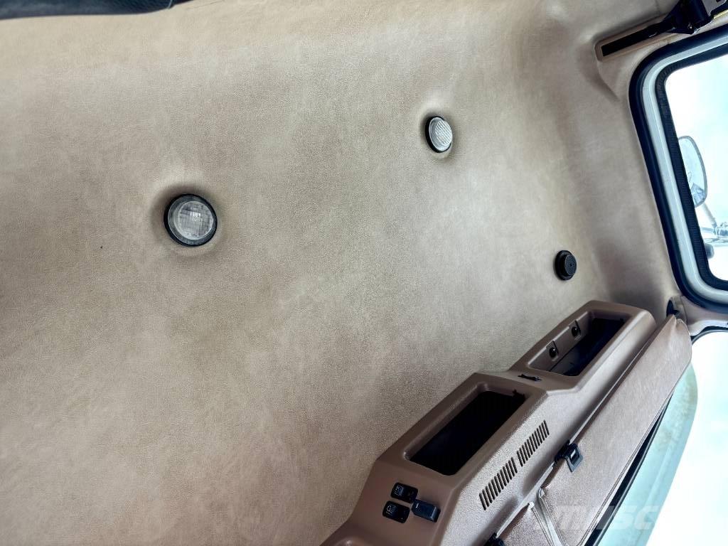 Mack GU713 Автомобили за пътна помощ