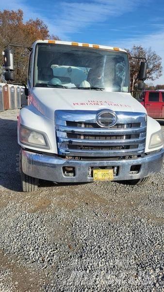 Hino Toilet Truck Цистерна