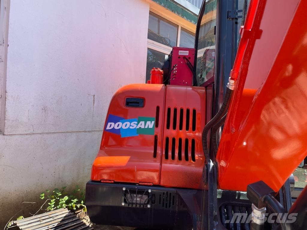 Doosan DX 60 Верижен екскаватор