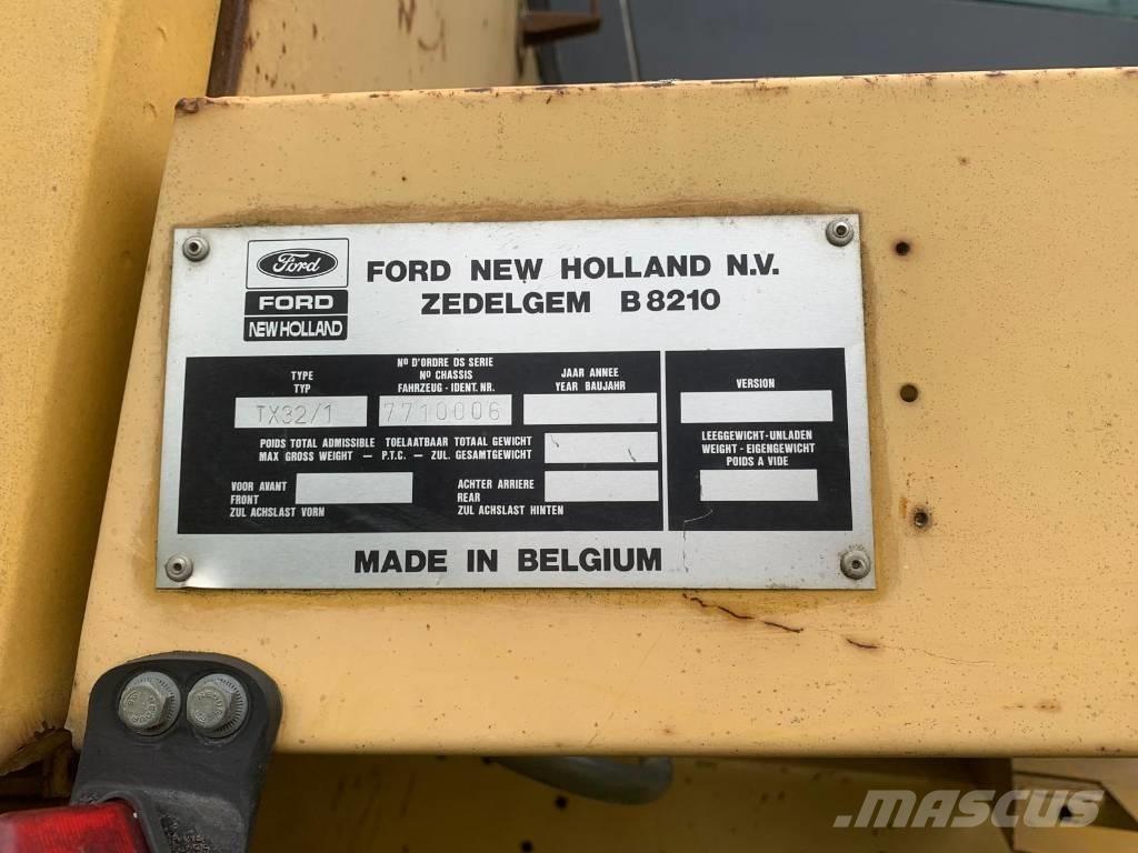 New Holland TX 32 Комбайни