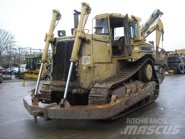CAT D8N Верижни булдозери
