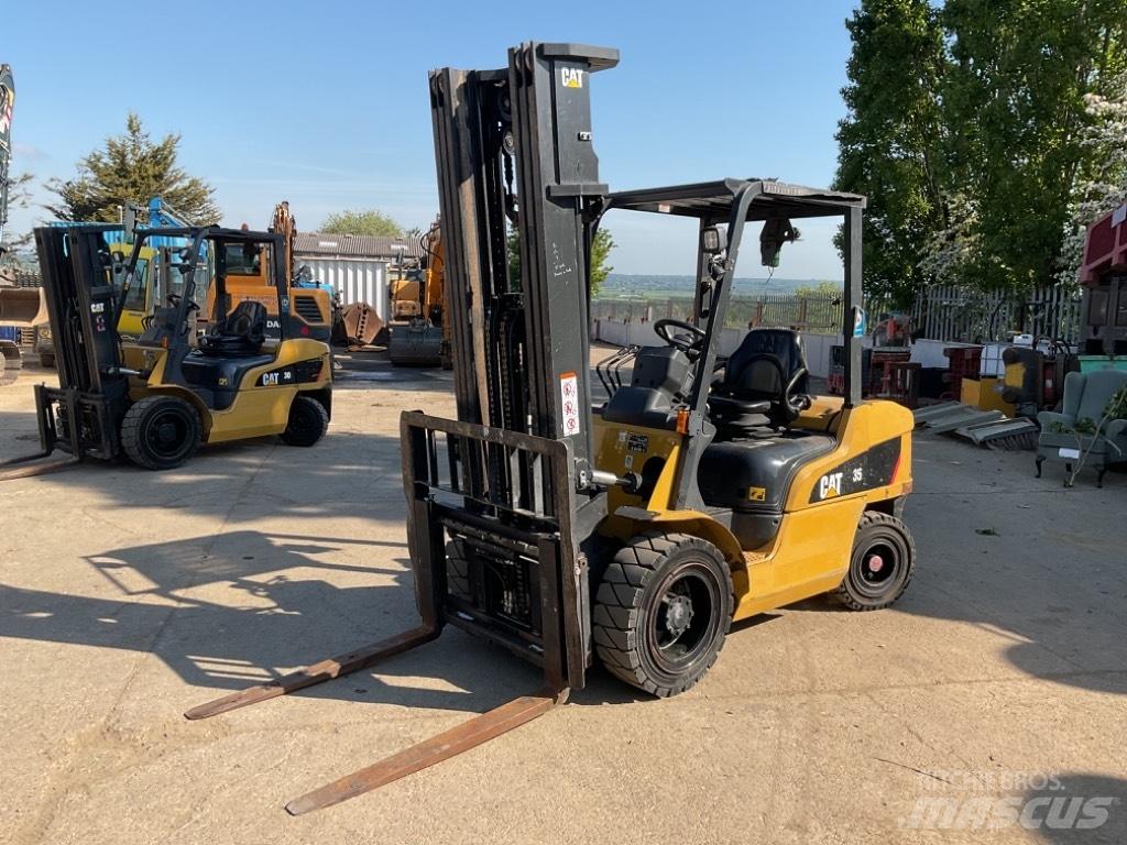 CAT DP35NT Дизелови камиони
