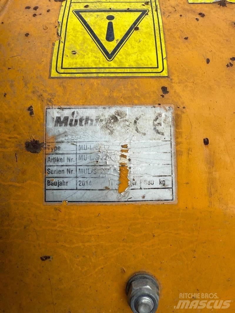 Müthing MU/L 220 Друга техника за жънене на фураж