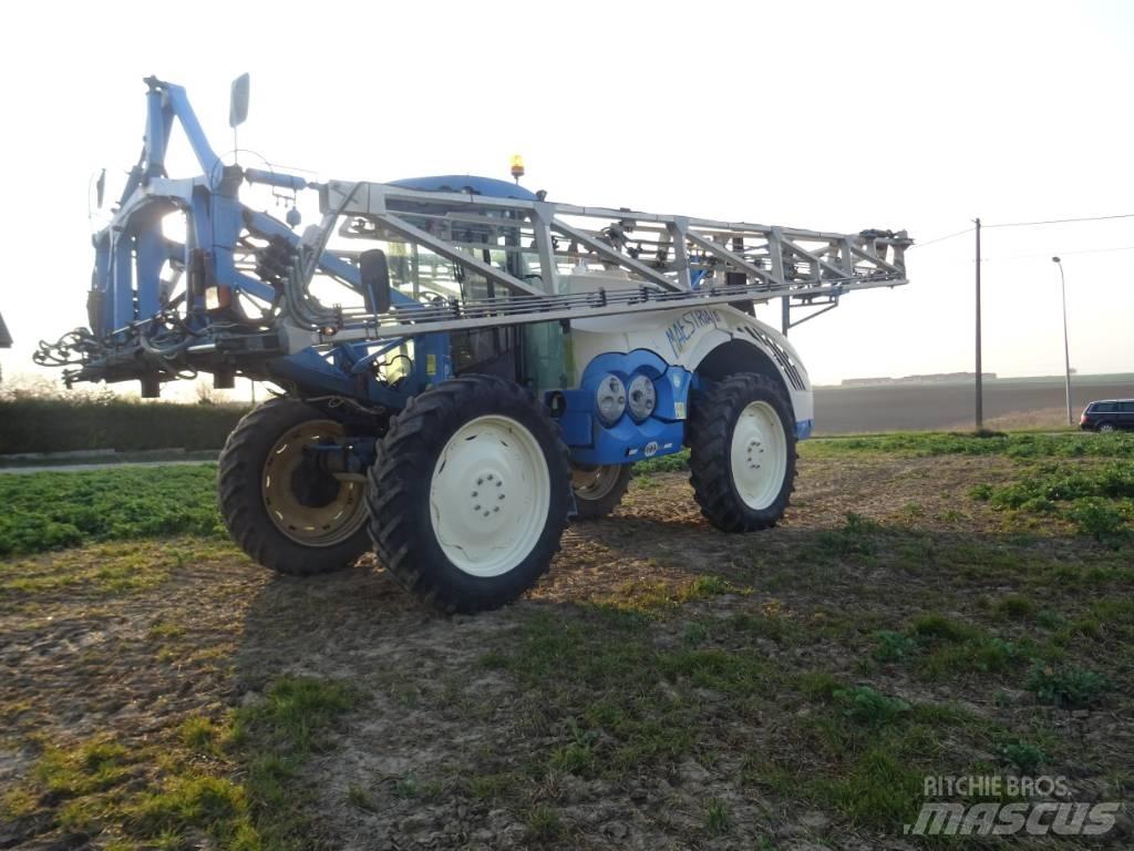 Matrot Maestria 15 Самоходни пръскачки
