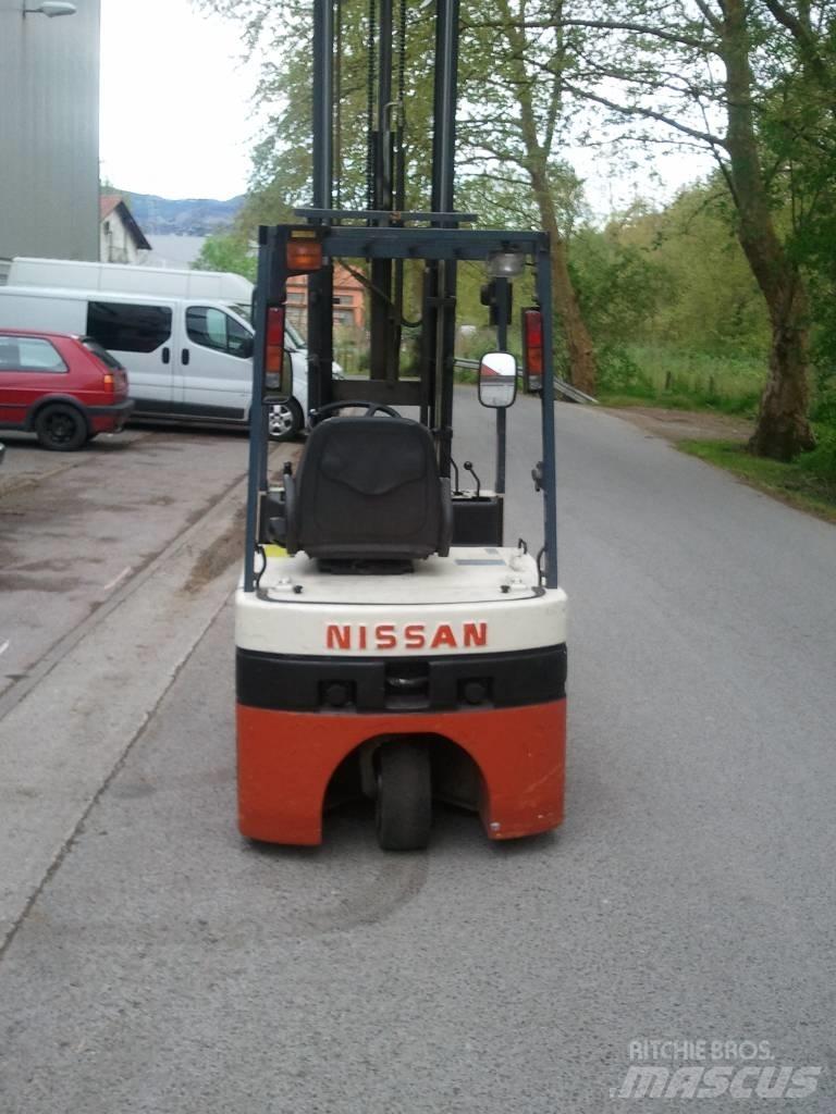 Nissan N01L15U Електрически вилични кари-повдигачи