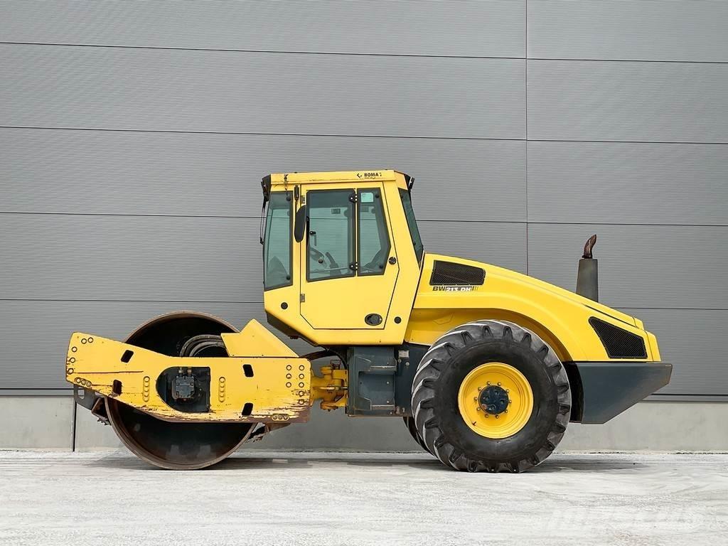 Bomag BW 213 DH-4 Еднобарабанни ролки
