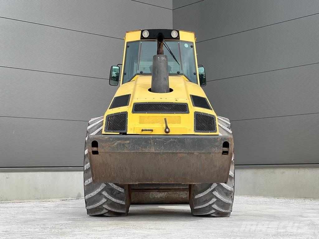 Bomag BW 213 DH-4 Еднобарабанни ролки
