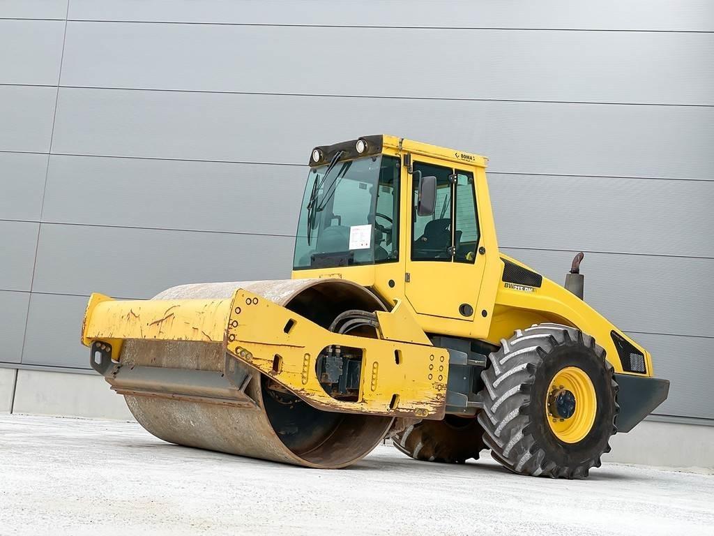 Bomag BW 213 DH-4 Еднобарабанни ролки
