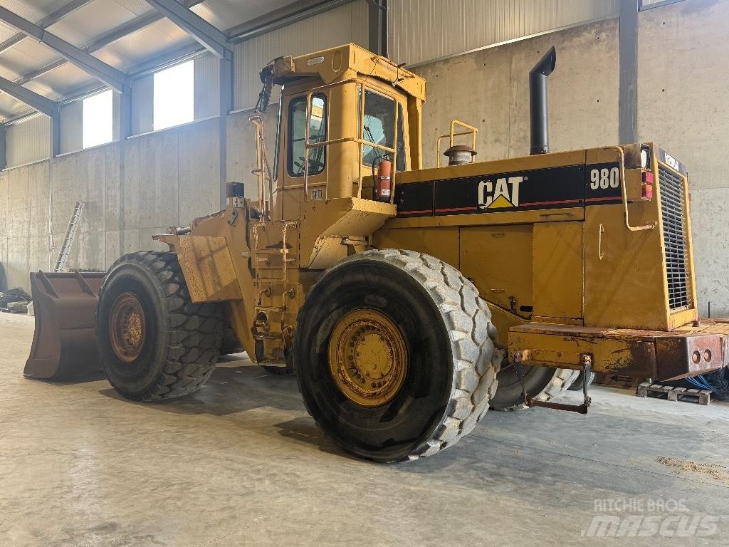 CAT 980 F Колесни товарачи