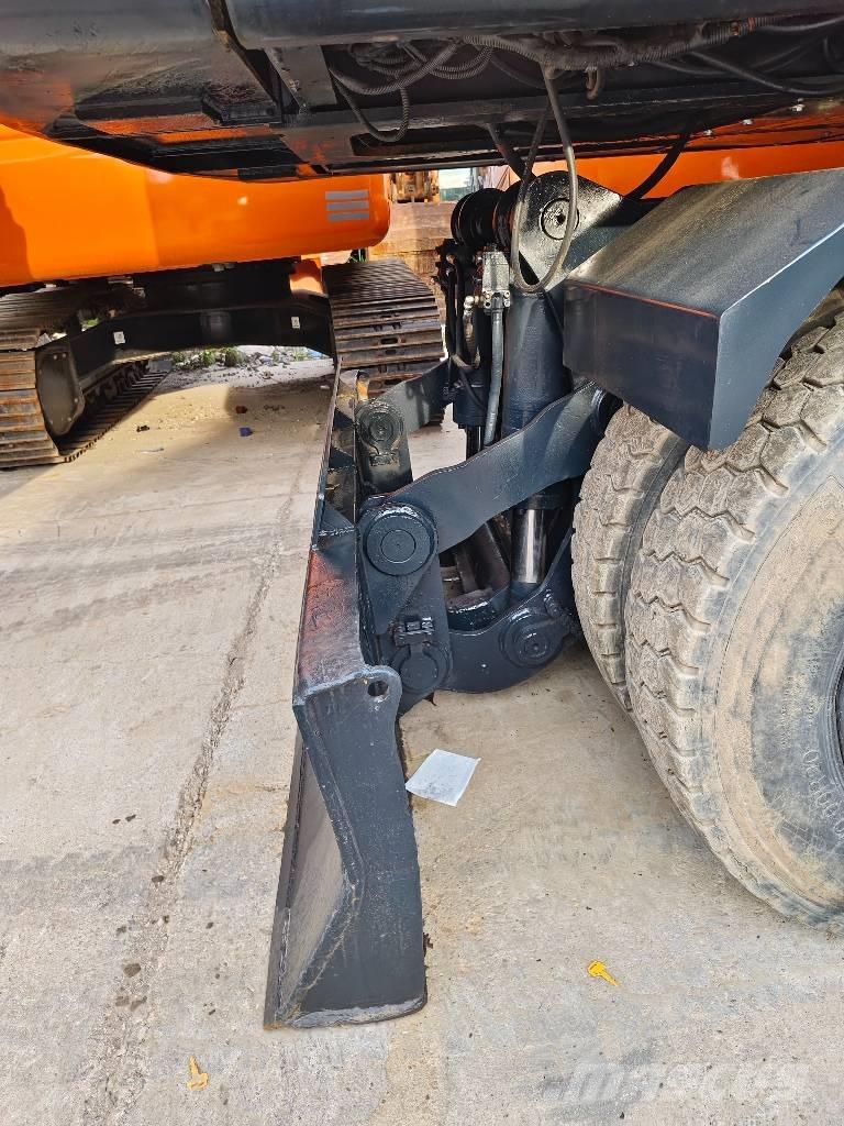 Hyundai R210W-9 Колесни екскаватори