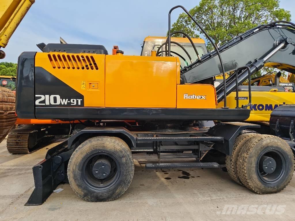 Hyundai R210W-9 Колесни екскаватори