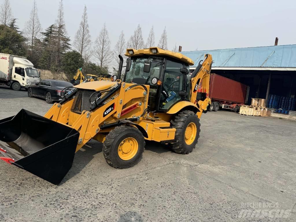 CAT 420 F Товарач със заден ексватор