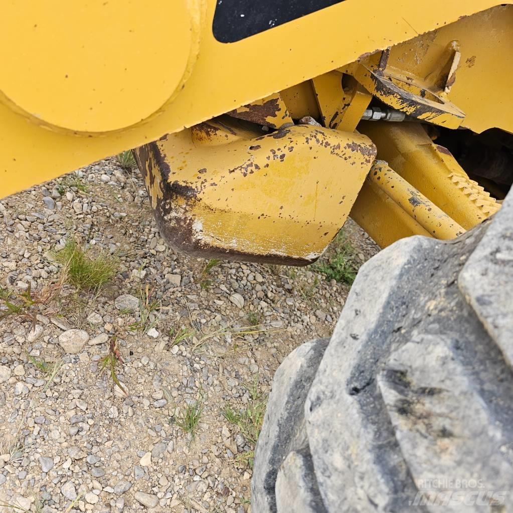 CAT 430E IT Товарач със заден ексватор
