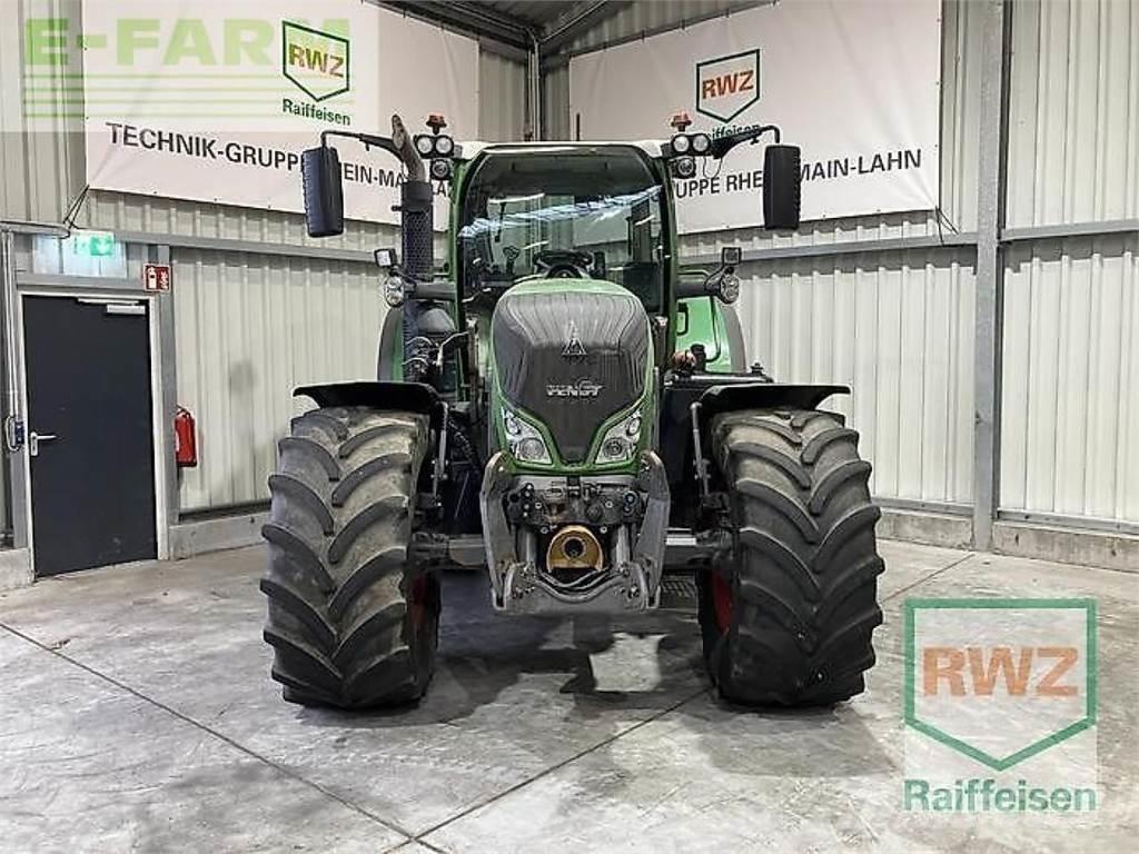 Fendt 700 vario s4 Трактори