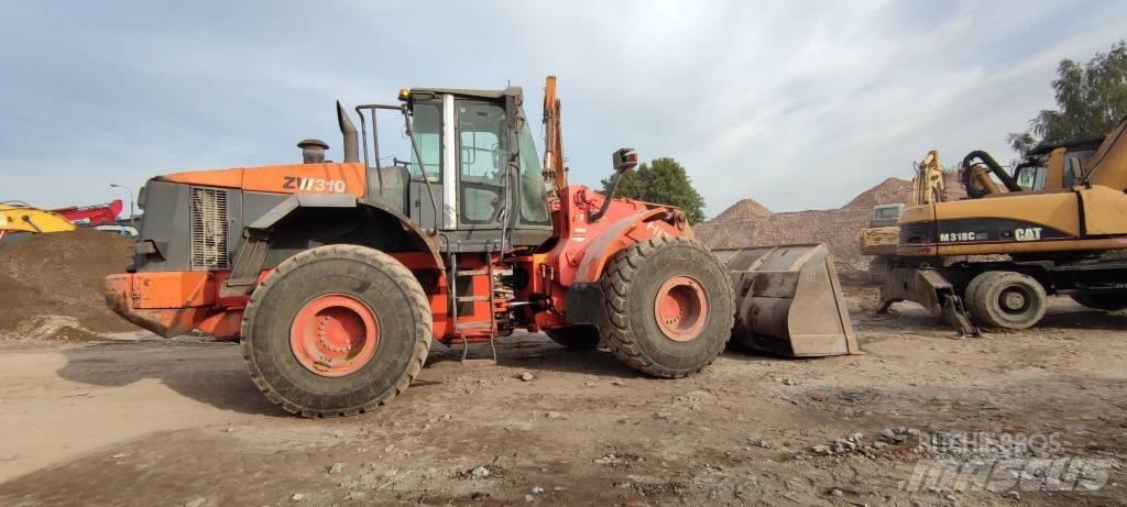 Hitachi ZW 310 Колесни товарачи