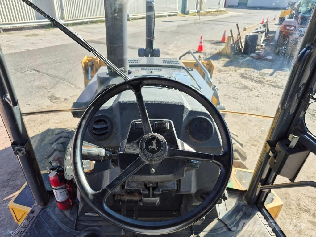 John Deere 310 L Товарач със заден ексватор