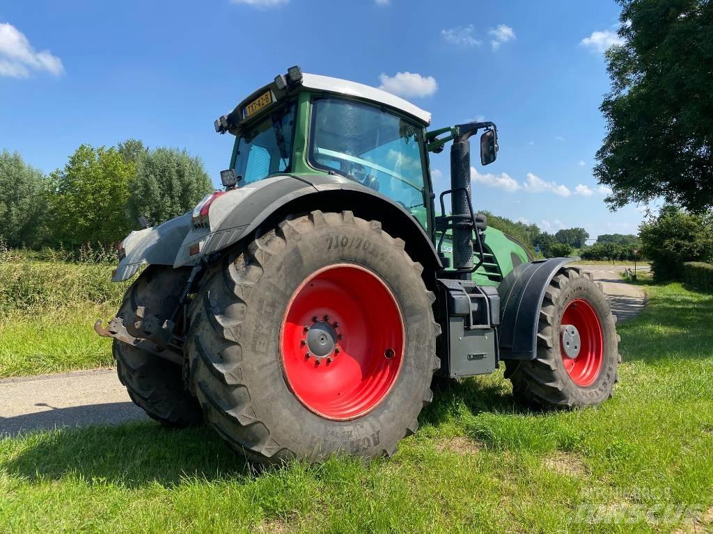 Fendt 933 Vario Трактори