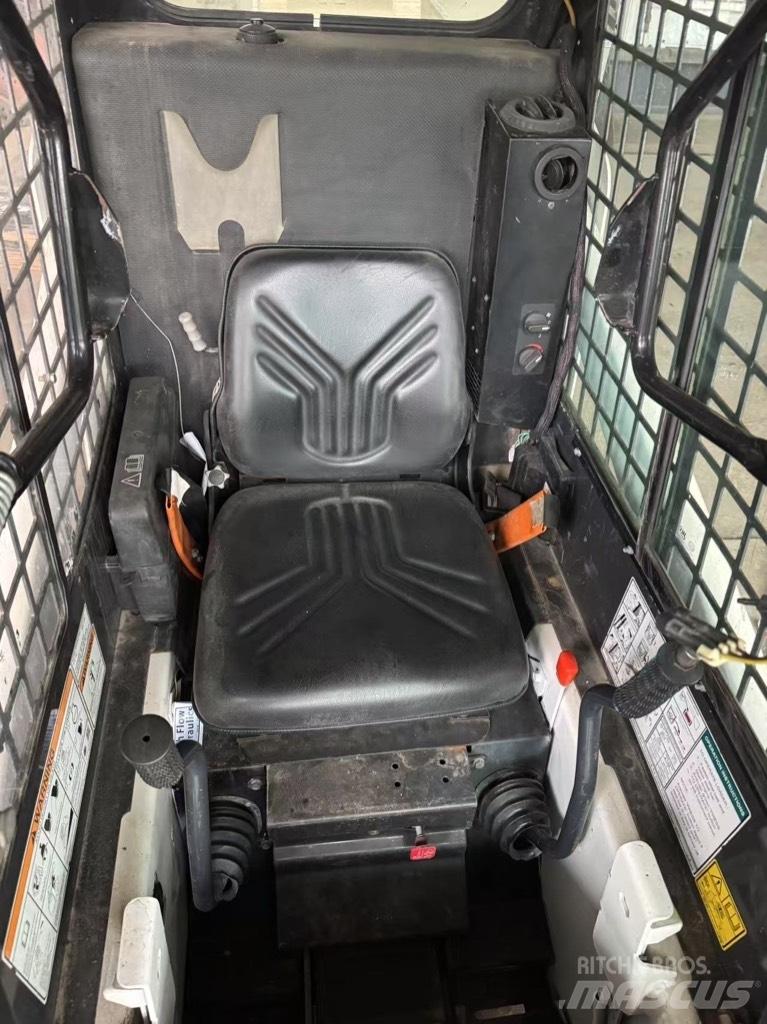 Bobcat S 70 Мини товарачи
