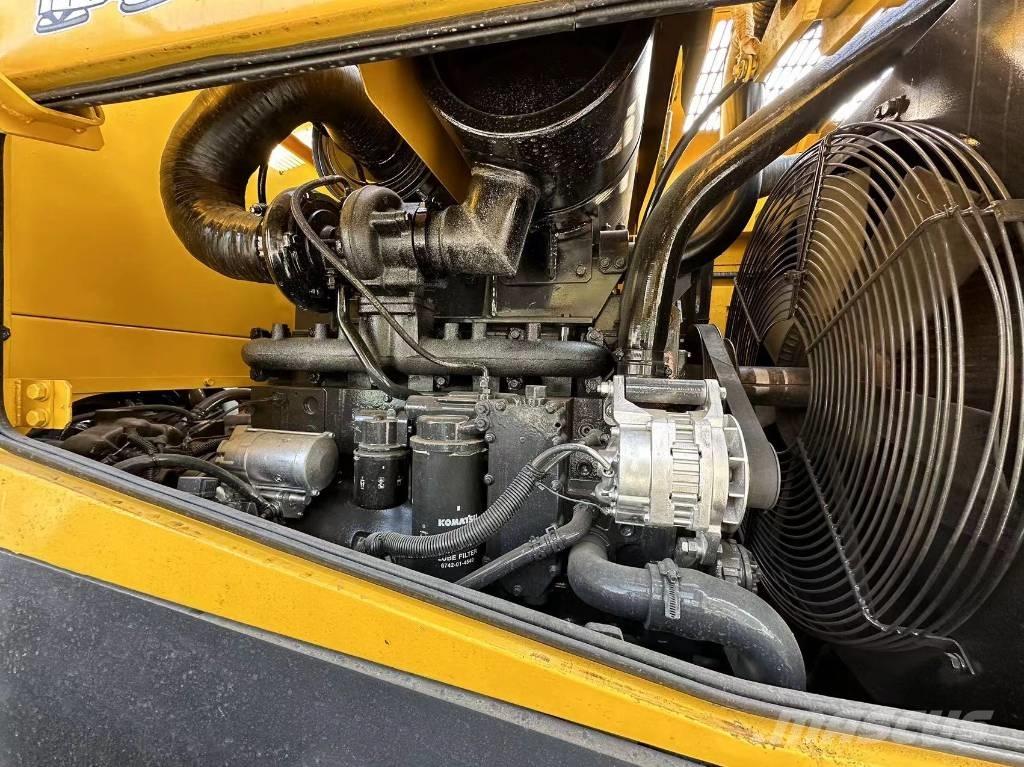 Komatsu WA 380 Колесни товарачи