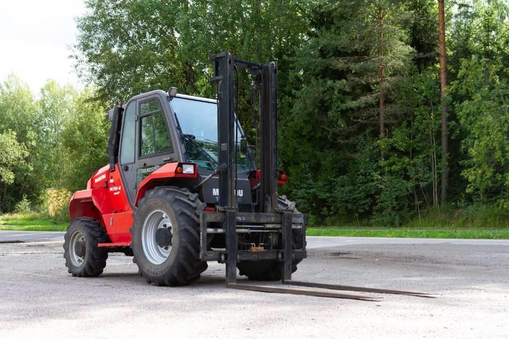 Manitou M 30.4 Камиони за херавни местности
