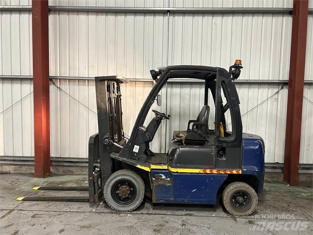 Nissan Y1D2A25Q Дизелови камиони