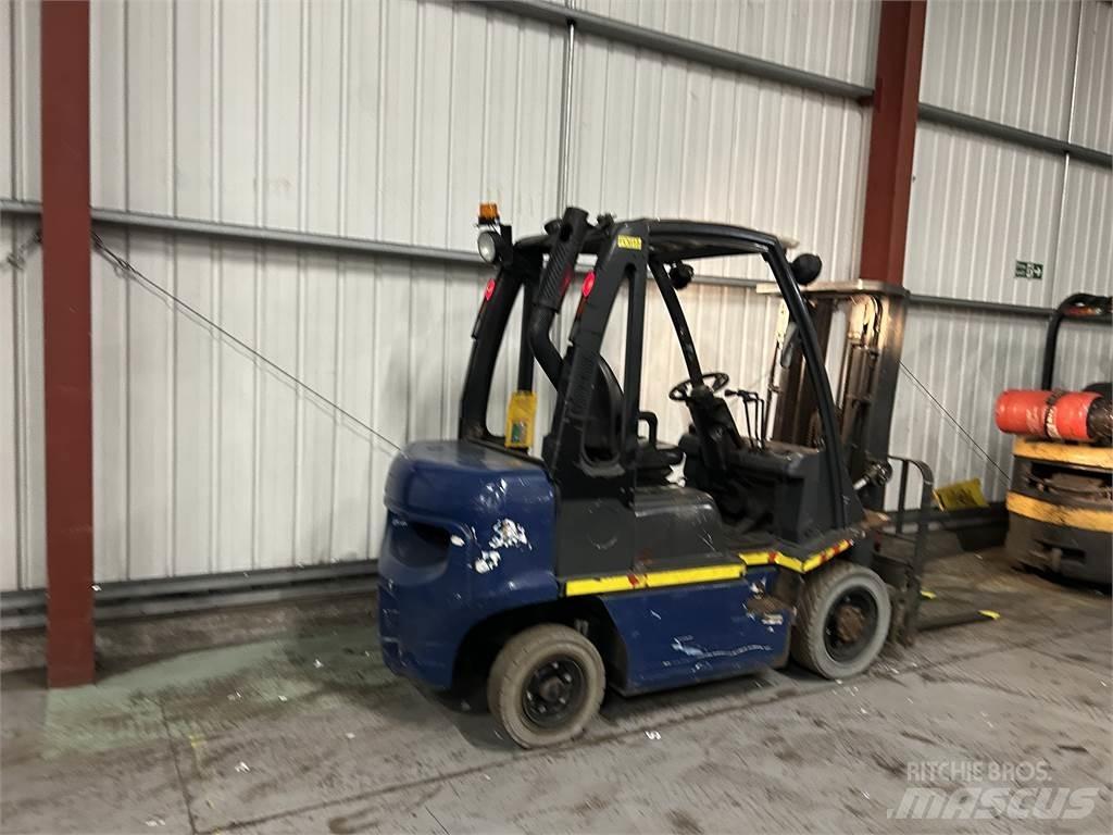 Nissan Y1D2A25Q Дизелови камиони
