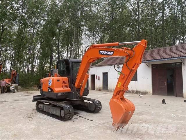 Doosan DX60 Верижен екскаватор
