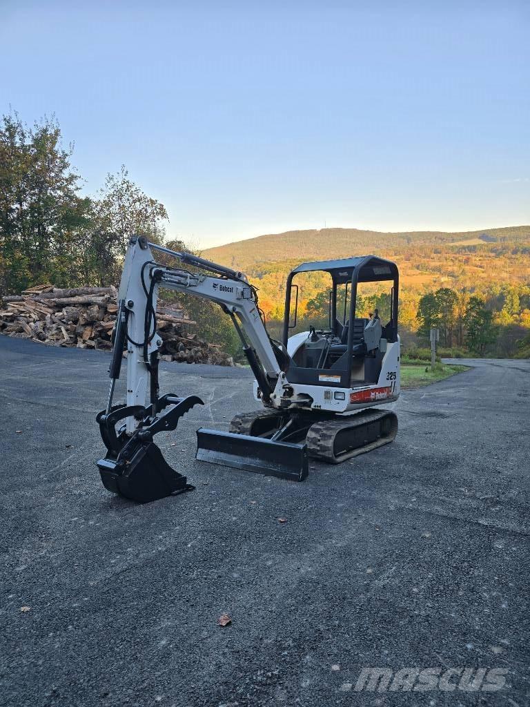 Bobcat 325 G Мини екскаватори < 7 т
